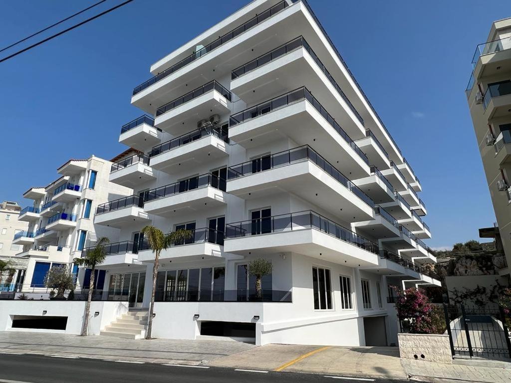 Azure Inn Hotel Sarandë Exterior foto