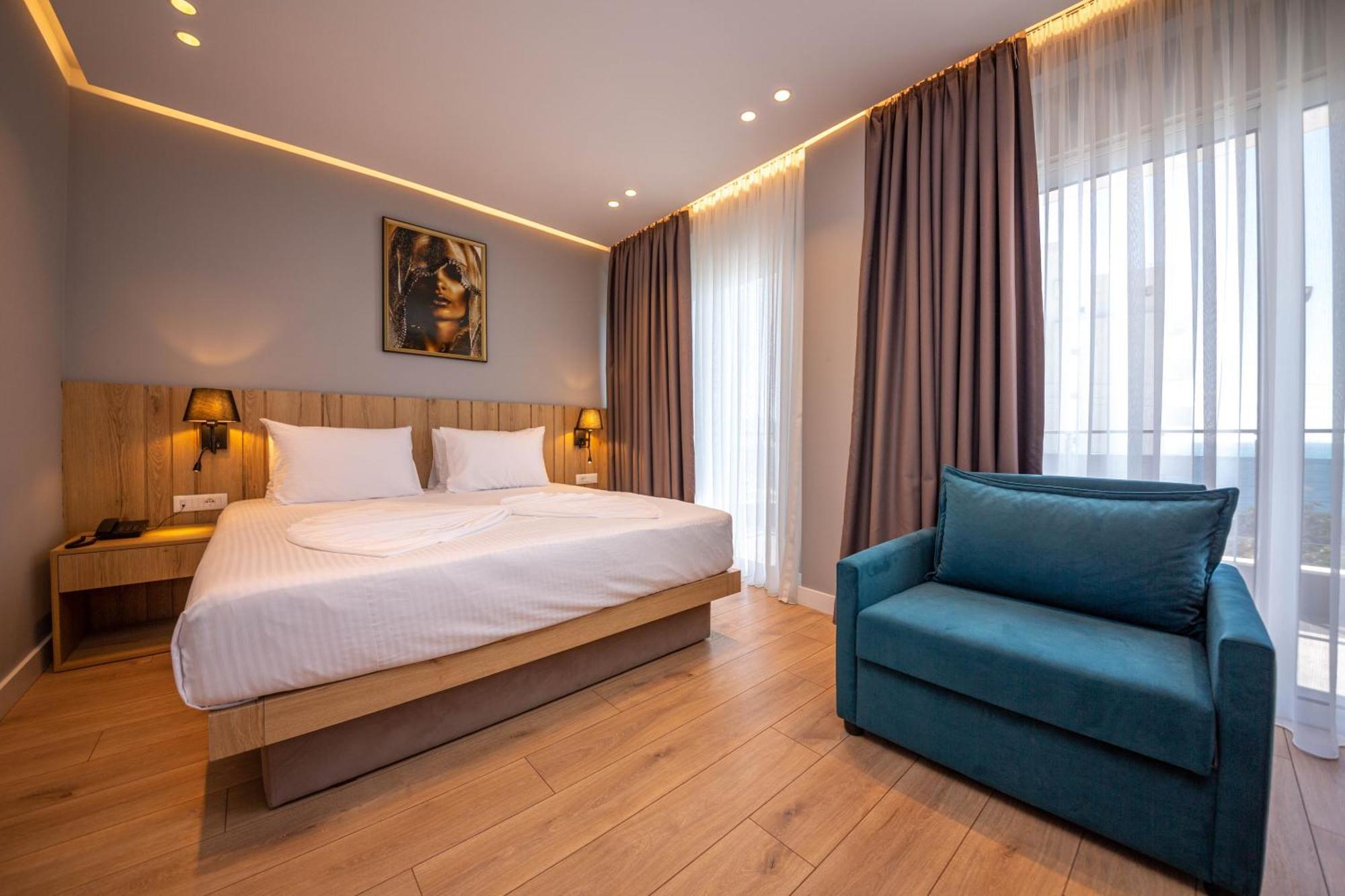 Azure Inn Hotel Sarandë Exterior foto