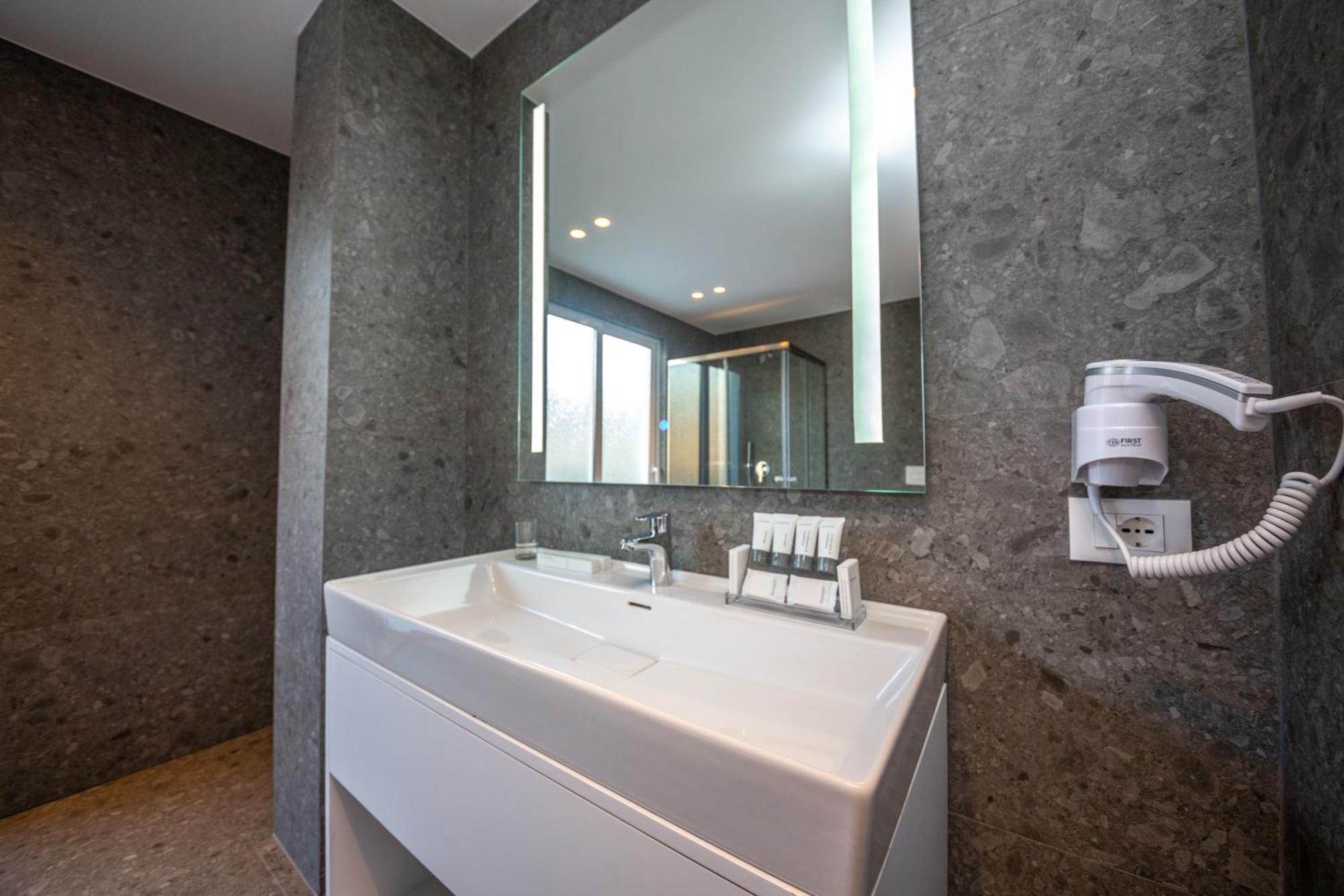 Azure Inn Hotel Sarandë Zimmer foto